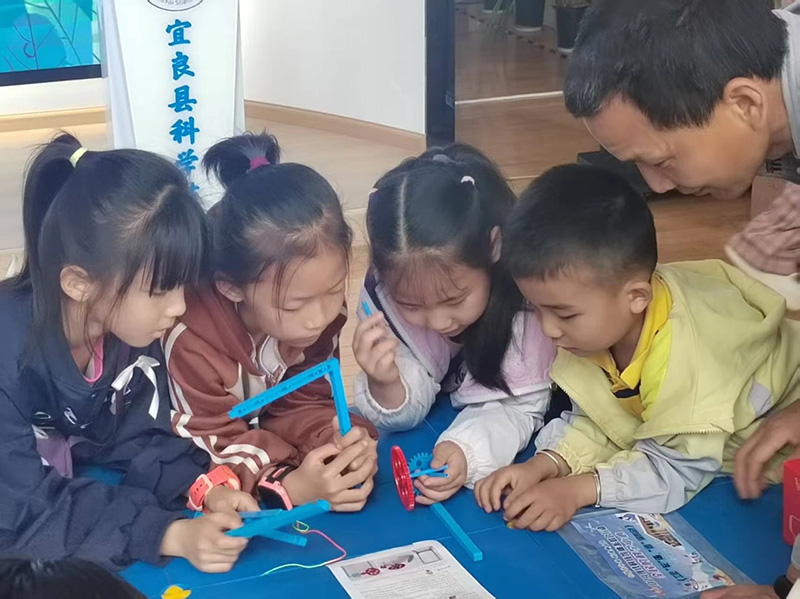 科学小实验 点燃大梦想